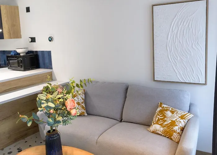 L'ecume Avec Balneo 10 Minutes Mt St Michel Servon (Manche)